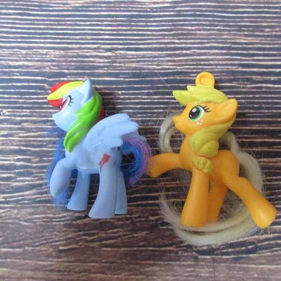 Lot of My Little Pony Figures & Puzzle in Collector's Tin Box - Picture 5 of 8